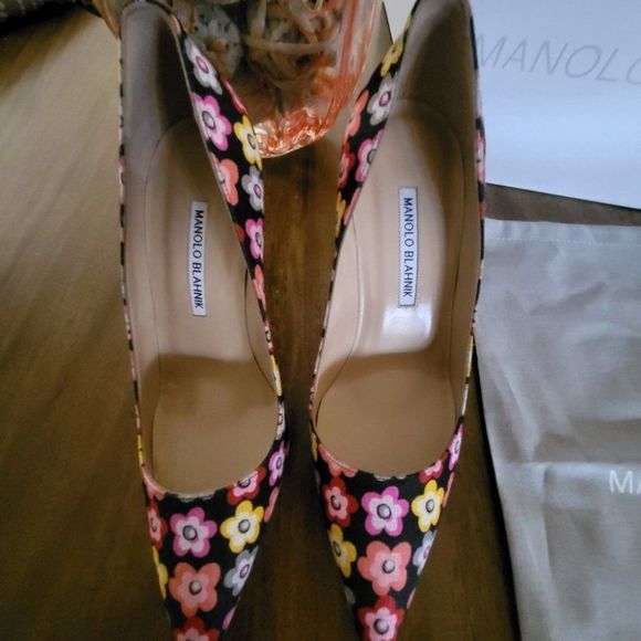 New Manolo Blahnik BB Floral Pumps - Picture 3 of 10